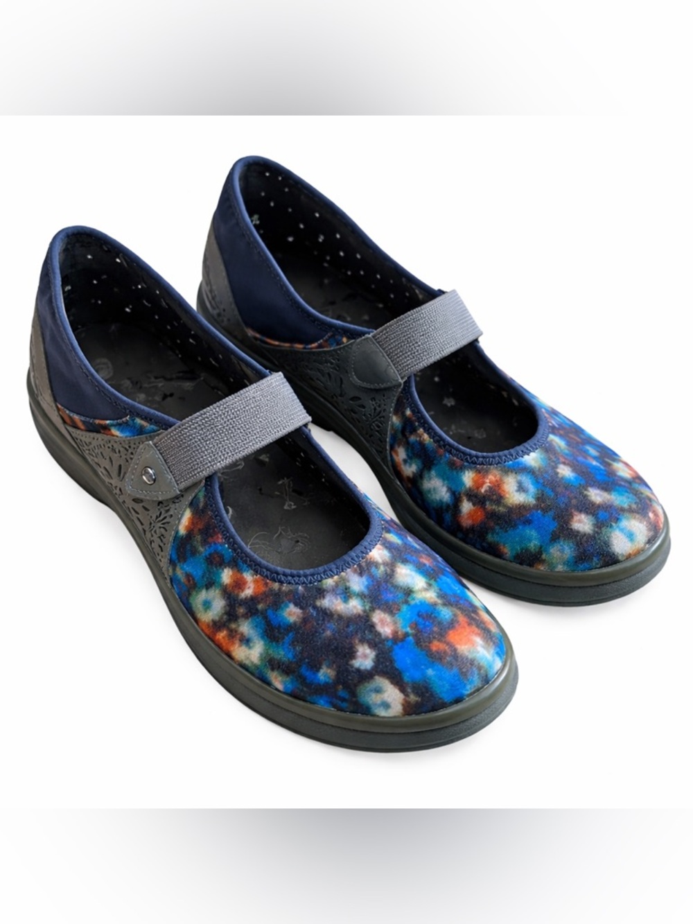 BZees Reign Multicolor Gray Mary Jane Athleisure Comfort Shoes 7 7.5